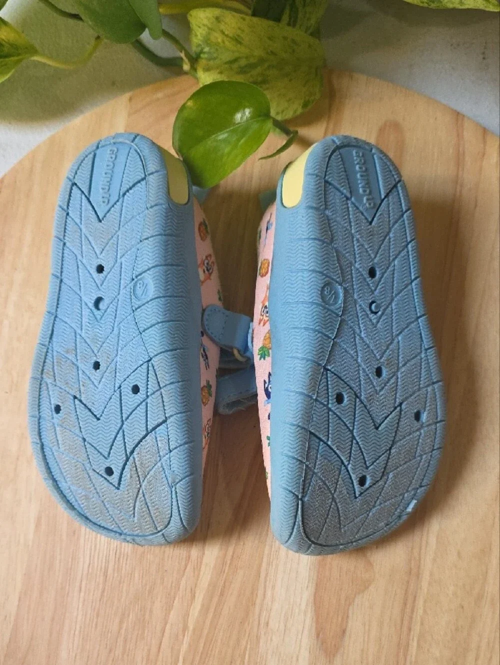 The Bluey Character Toddler Girls Quick Drying Water Shoes SZ 7-8